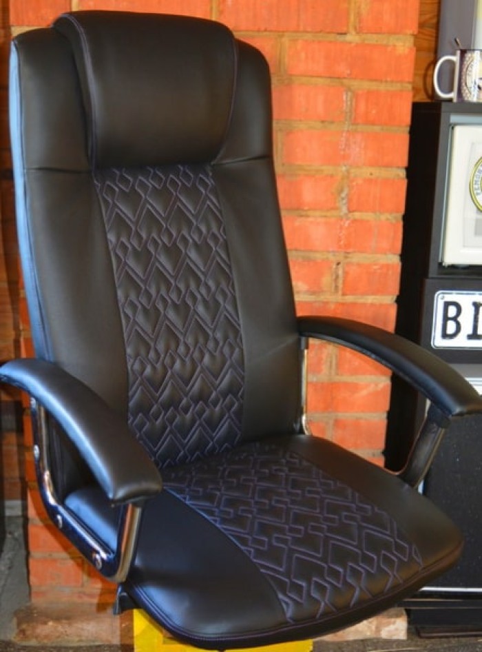 Перетяжка офисного кресла ПОСЛЕ