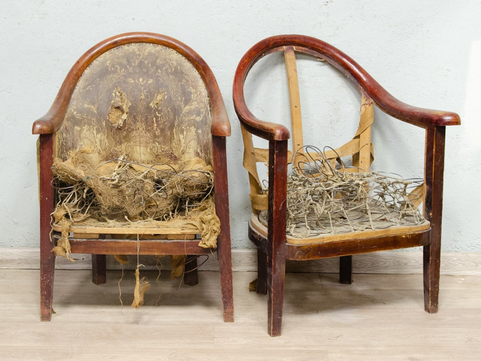 Старые кресла братьев Тонет