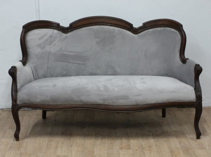 Реставрация старинного дивана-1136 ПОСЛЕ