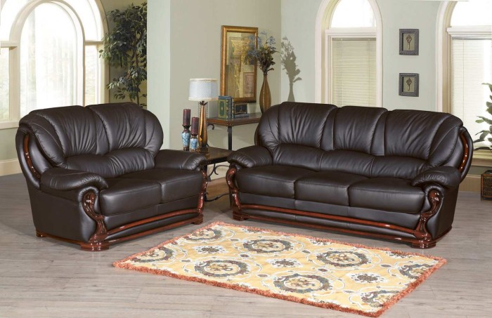 Кожаные диваны