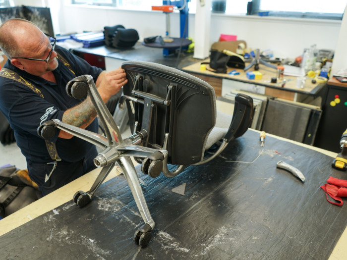 Ремонт офисных кресел в Алматы