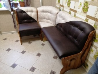 Перетяжка кухонного уголка на дому