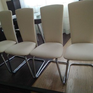 Перетяжка стульев экокожей