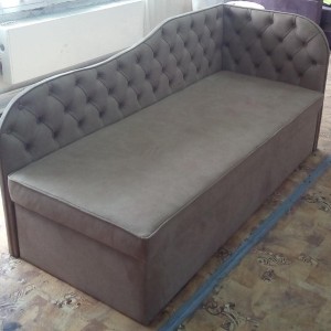 Перетяжка тахты каретной стяжкой